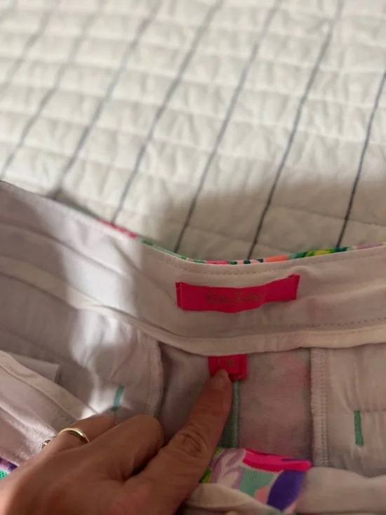 Lilly Pulitzer Turquoise Floral Scallop Hem Athletic Shorts - Picture 2 of 4